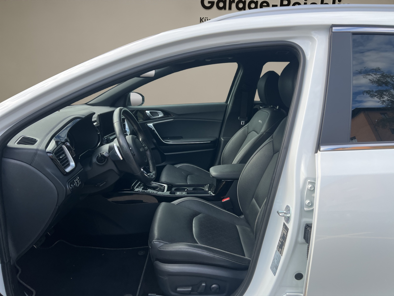 KIA Ceed SW 1.5 T-GDi MHEV GT-Line-image-8