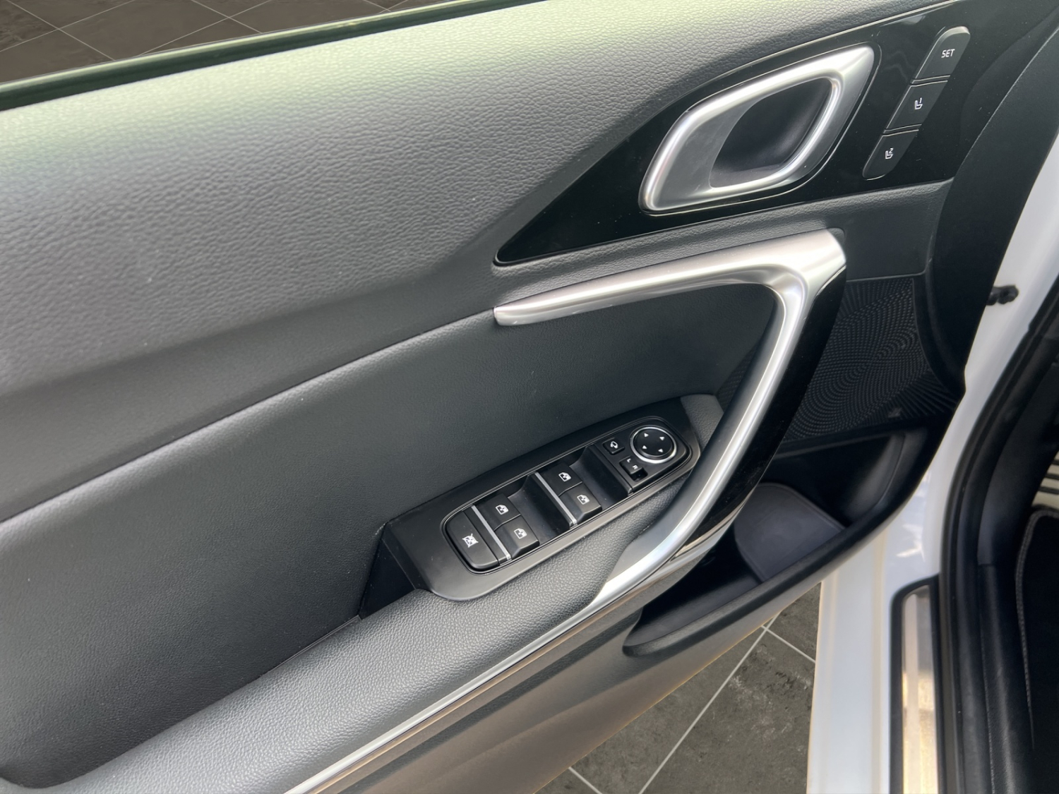 KIA Ceed SW 1.5 T-GDi MHEV GT-Line-image-19