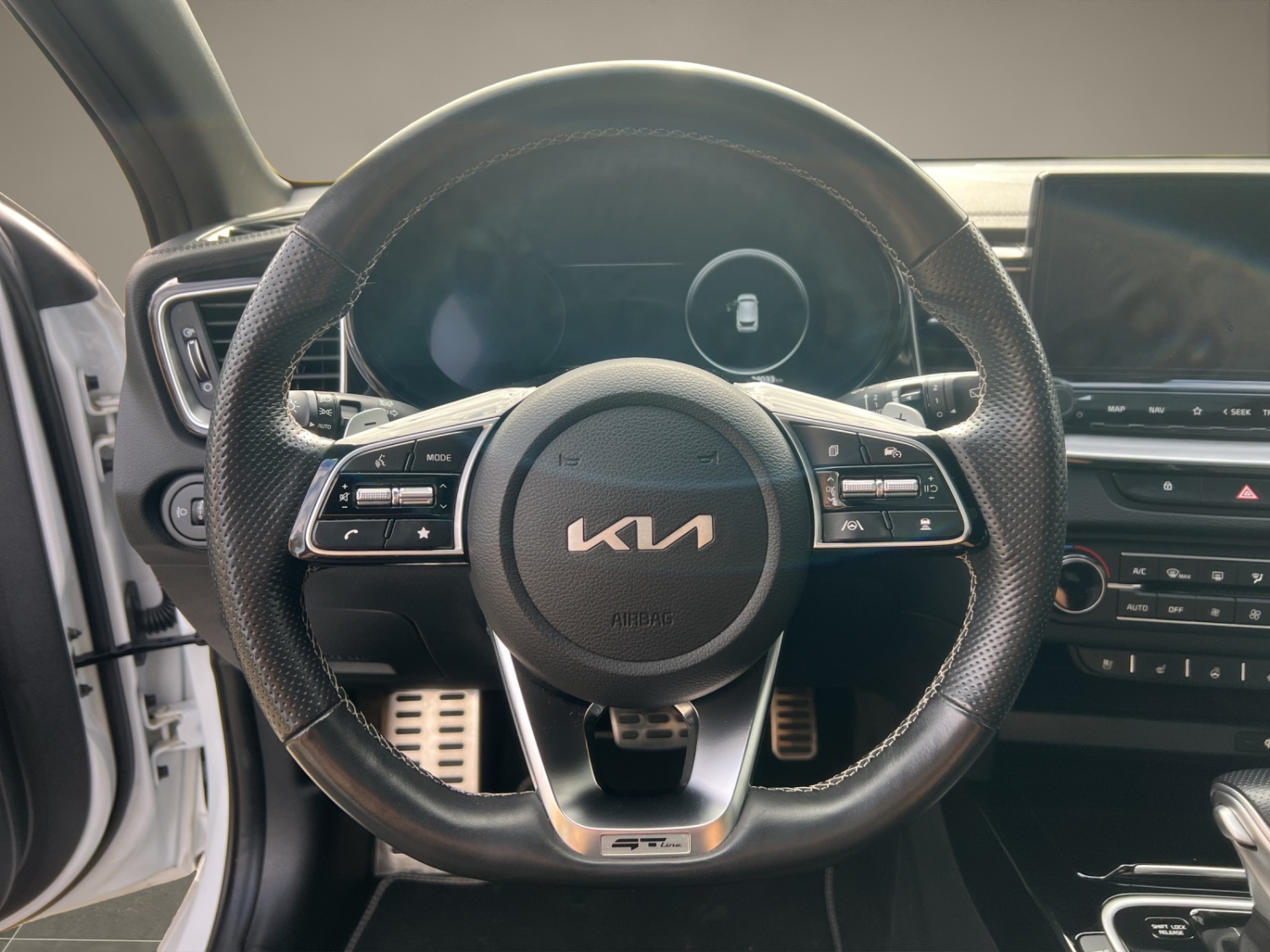 KIA Ceed SW 1.5 T-GDi MHEV GT-Line-image-11