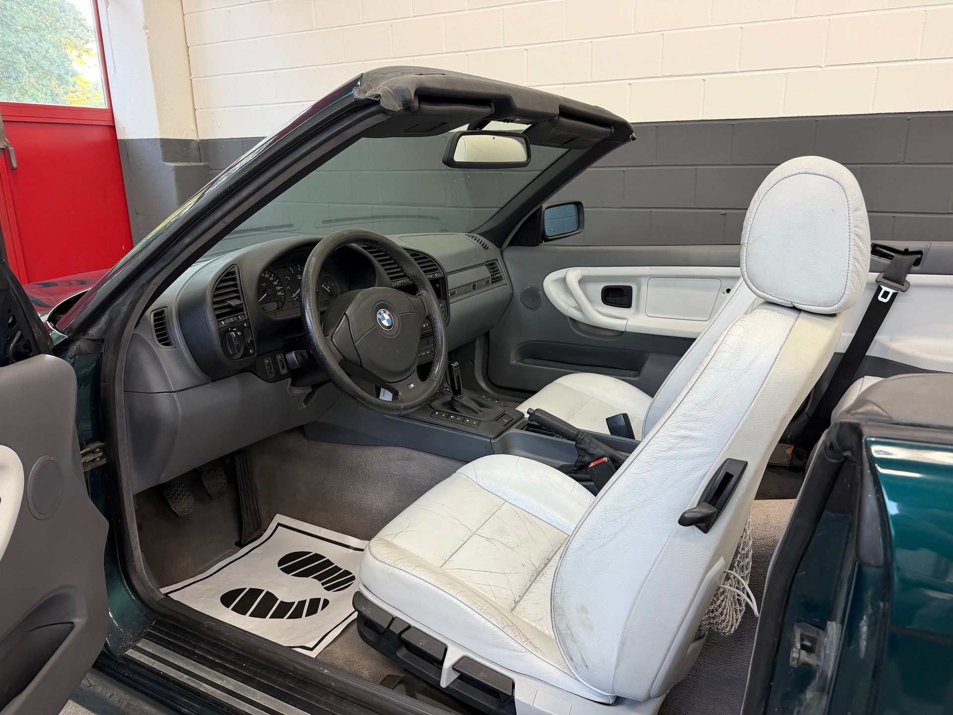 BMW 320i Cabrio Sport //NEU AB MFK!-image-9