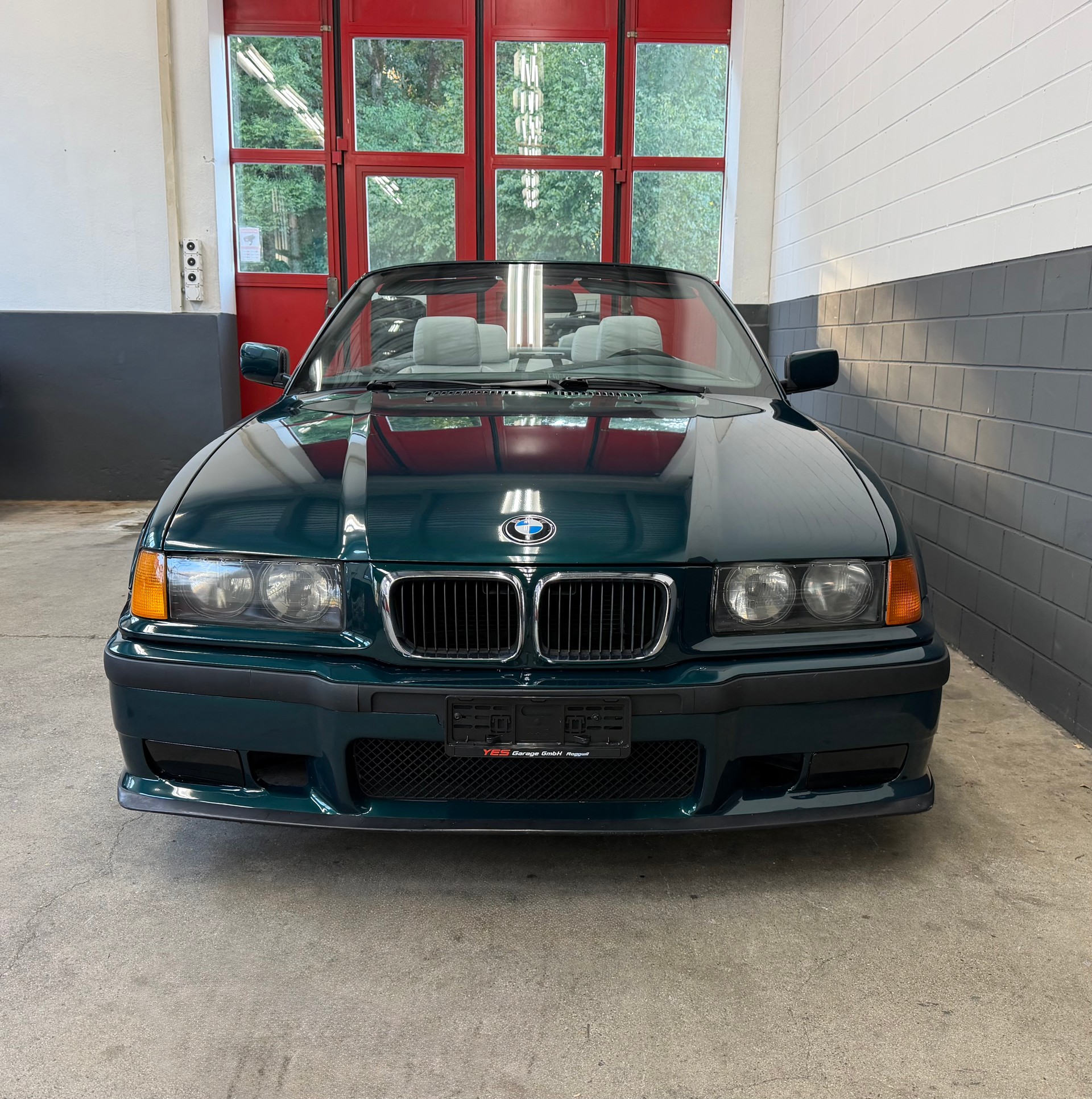 BMW 320i Cabrio Sport //NEU AB MFK!-image-1