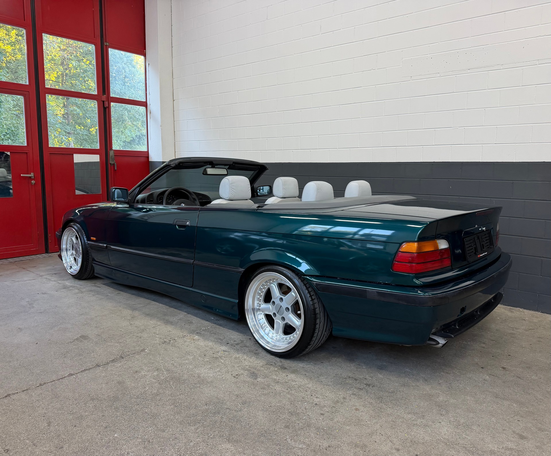 BMW 320i Cabrio Sport //NEU AB MFK!-image-6