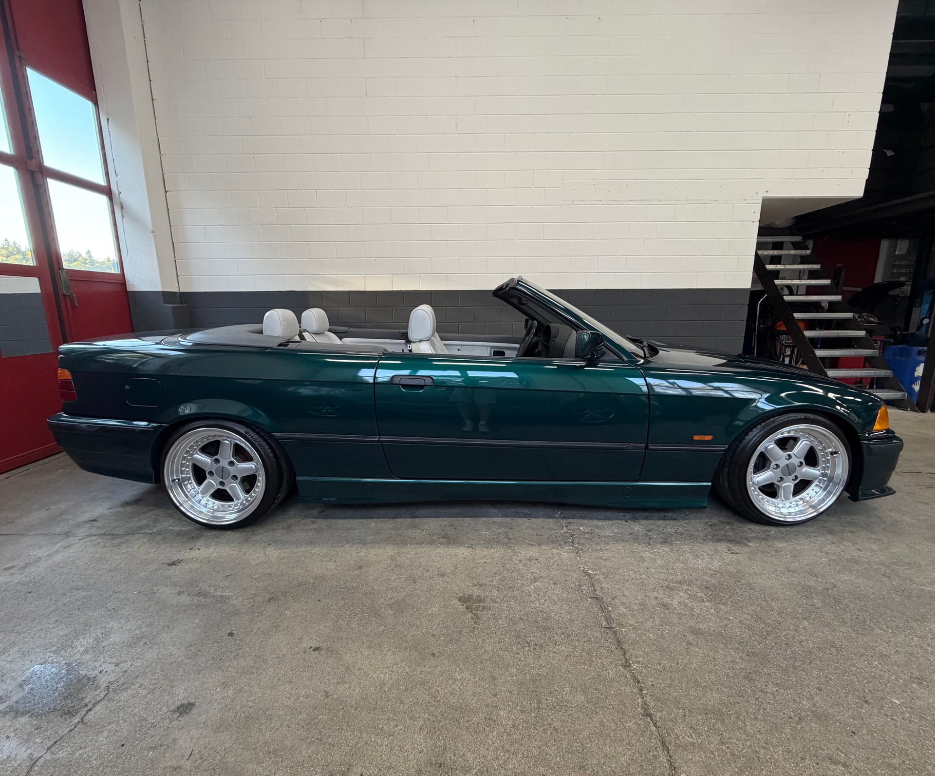 BMW 320i Cabrio Sport //NEU AB MFK!-image-4
