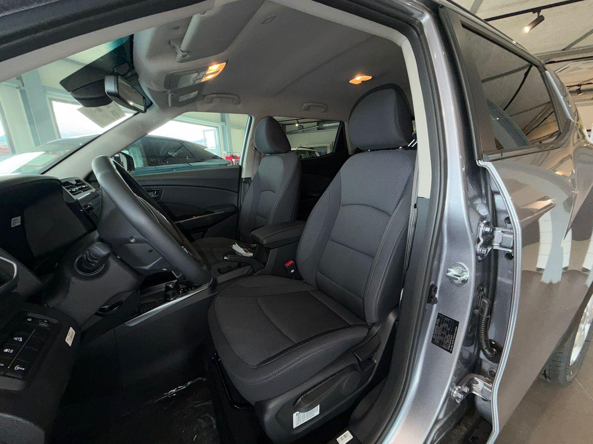 KGM-SsangYong Tivoli 1.5 T-Gdi Steel 4WD-image-7