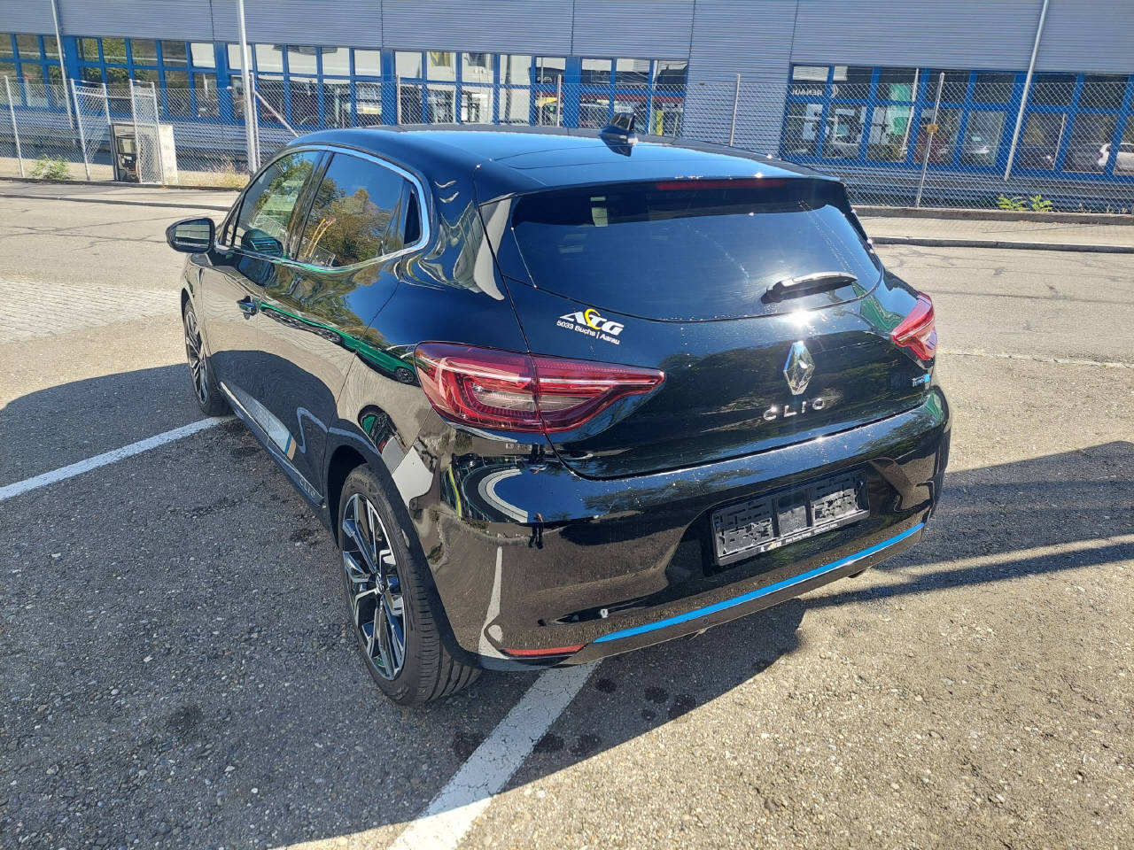RENAULT Clio 1.6 E-Tech Edition One-image-3