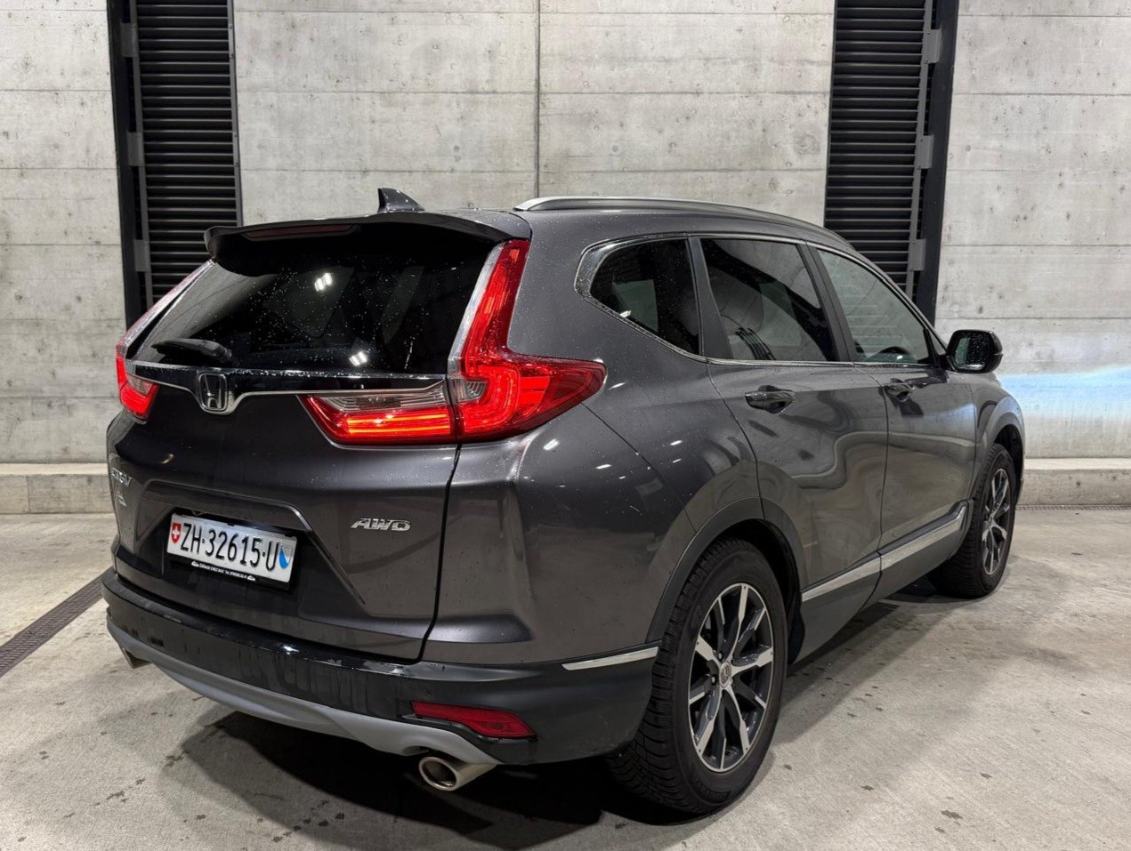 HONDA CR-V 1.5 i-VTEC Executive 4WD Automatic-image-4