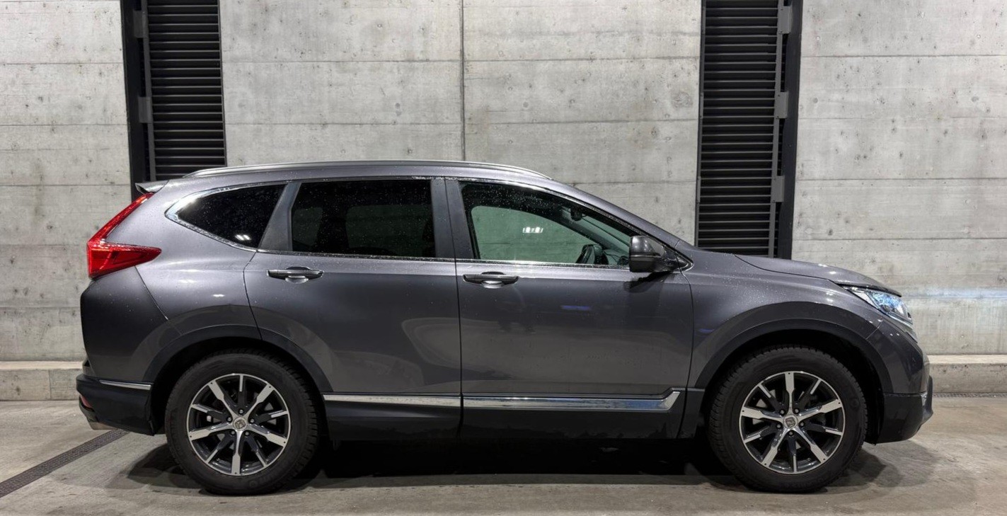 HONDA CR-V 1.5 i-VTEC Executive 4WD Automatic-image-3