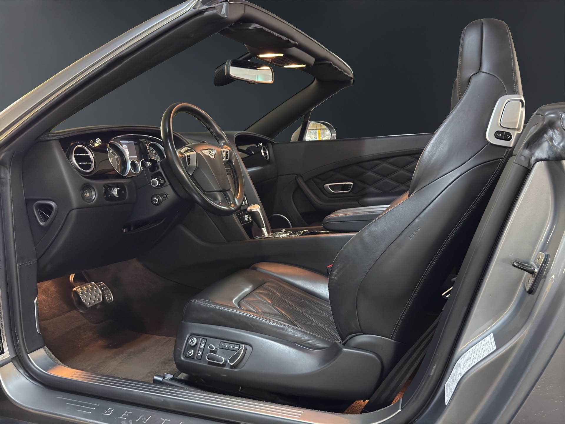 BENTLEY Continental GTC 4.0 V8-image-8