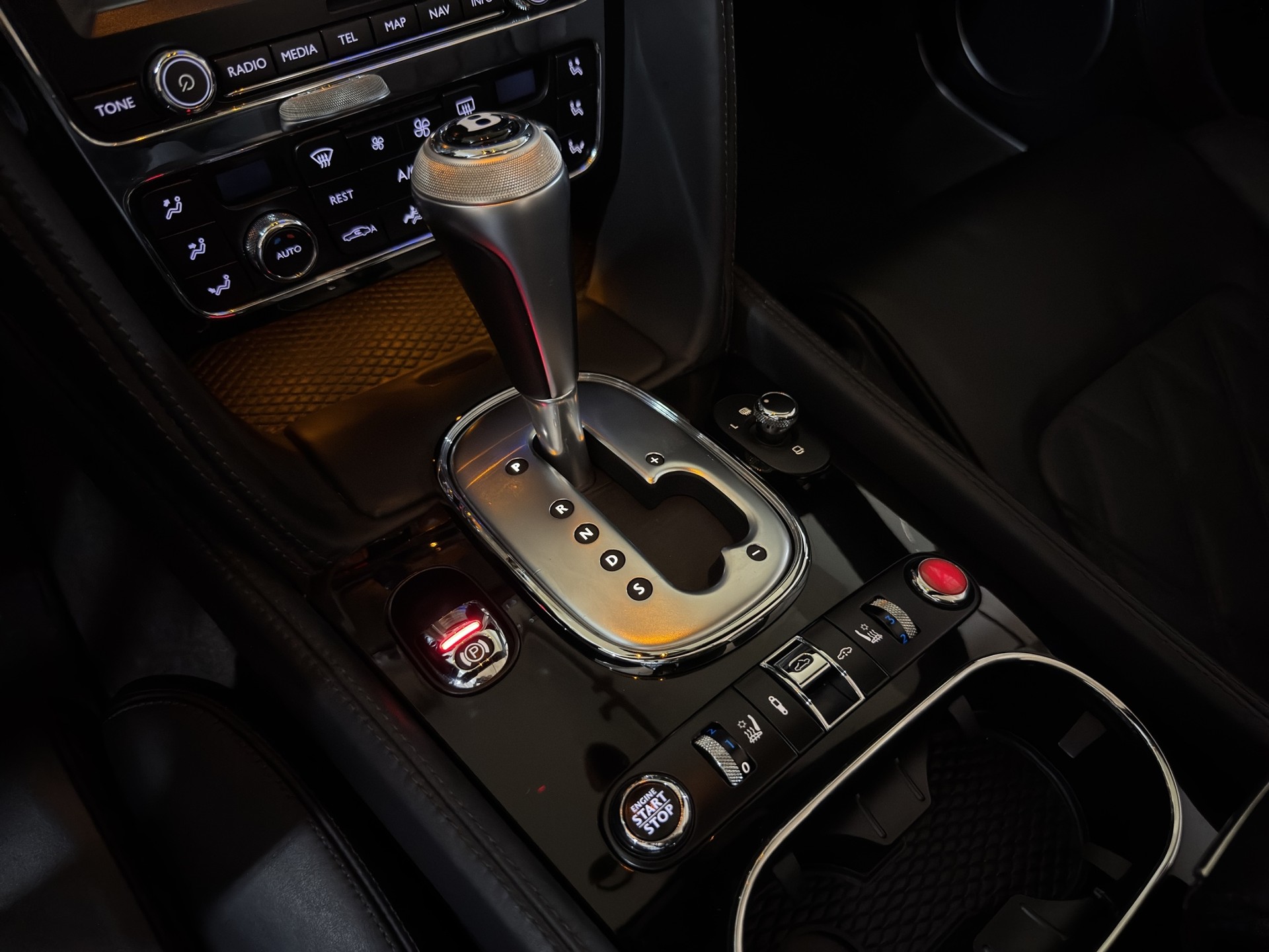 BENTLEY Continental GTC 4.0 V8-image-11