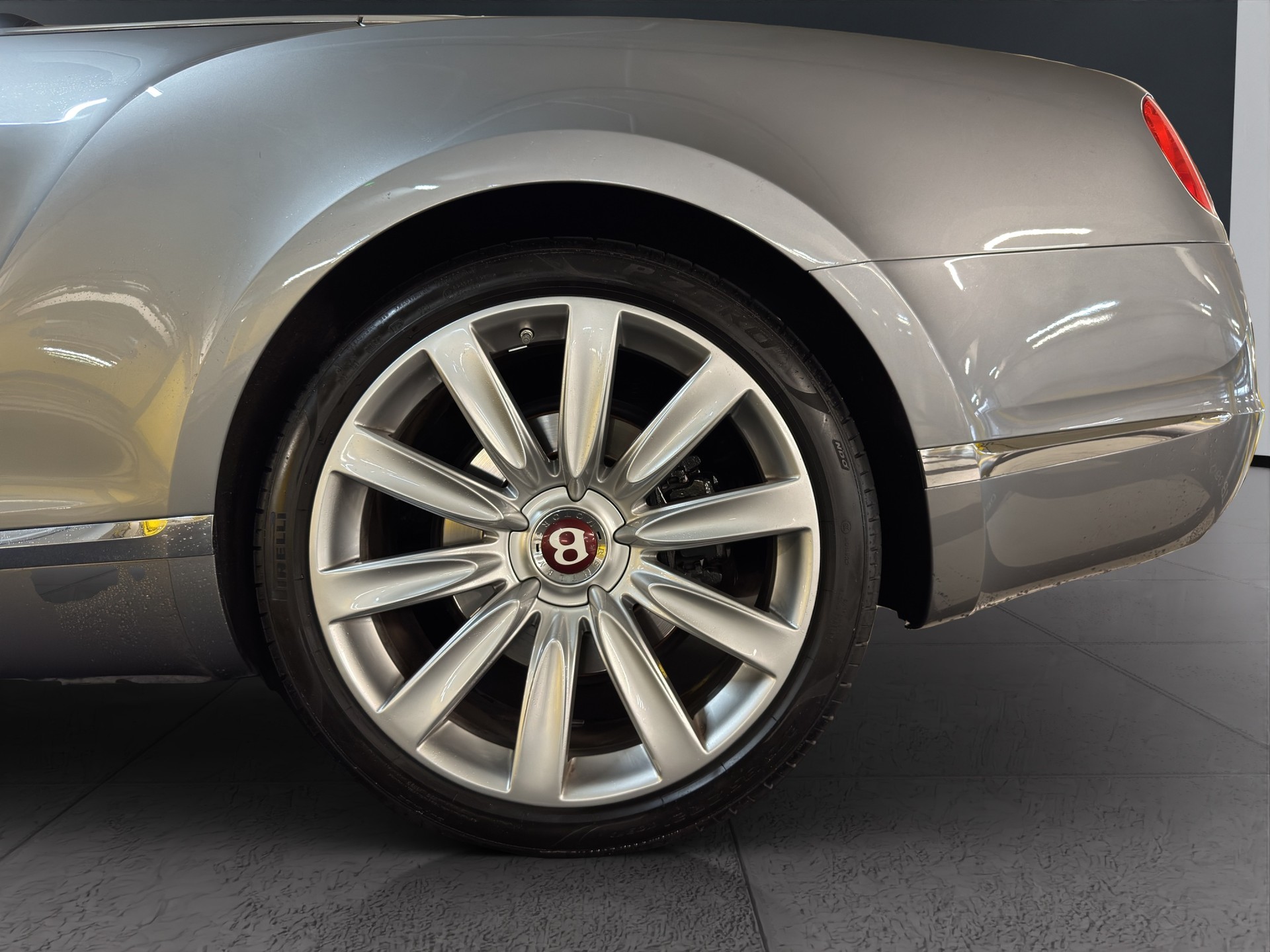 BENTLEY Continental GTC 4.0 V8-image-19