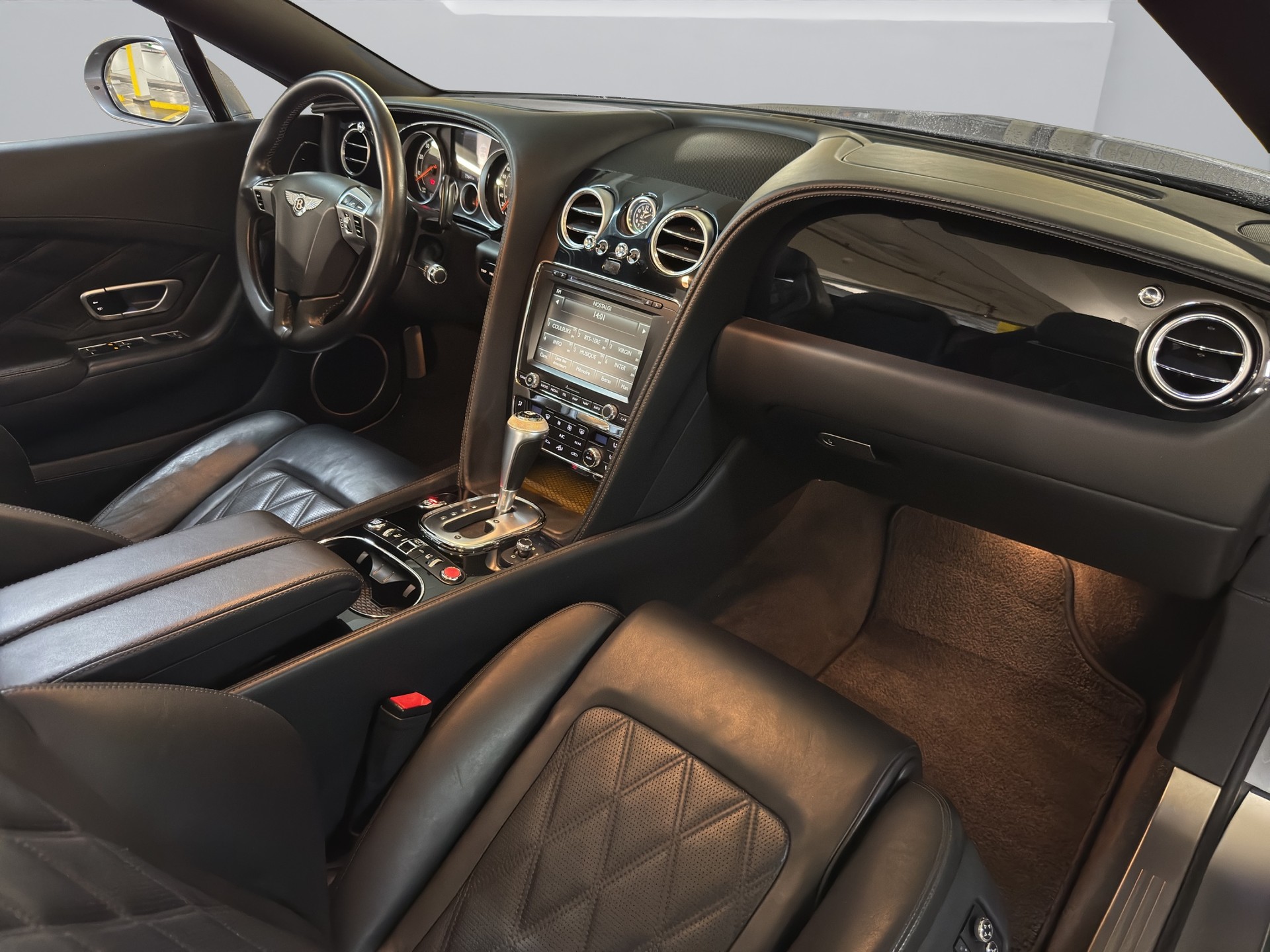 BENTLEY Continental GTC 4.0 V8-image-13