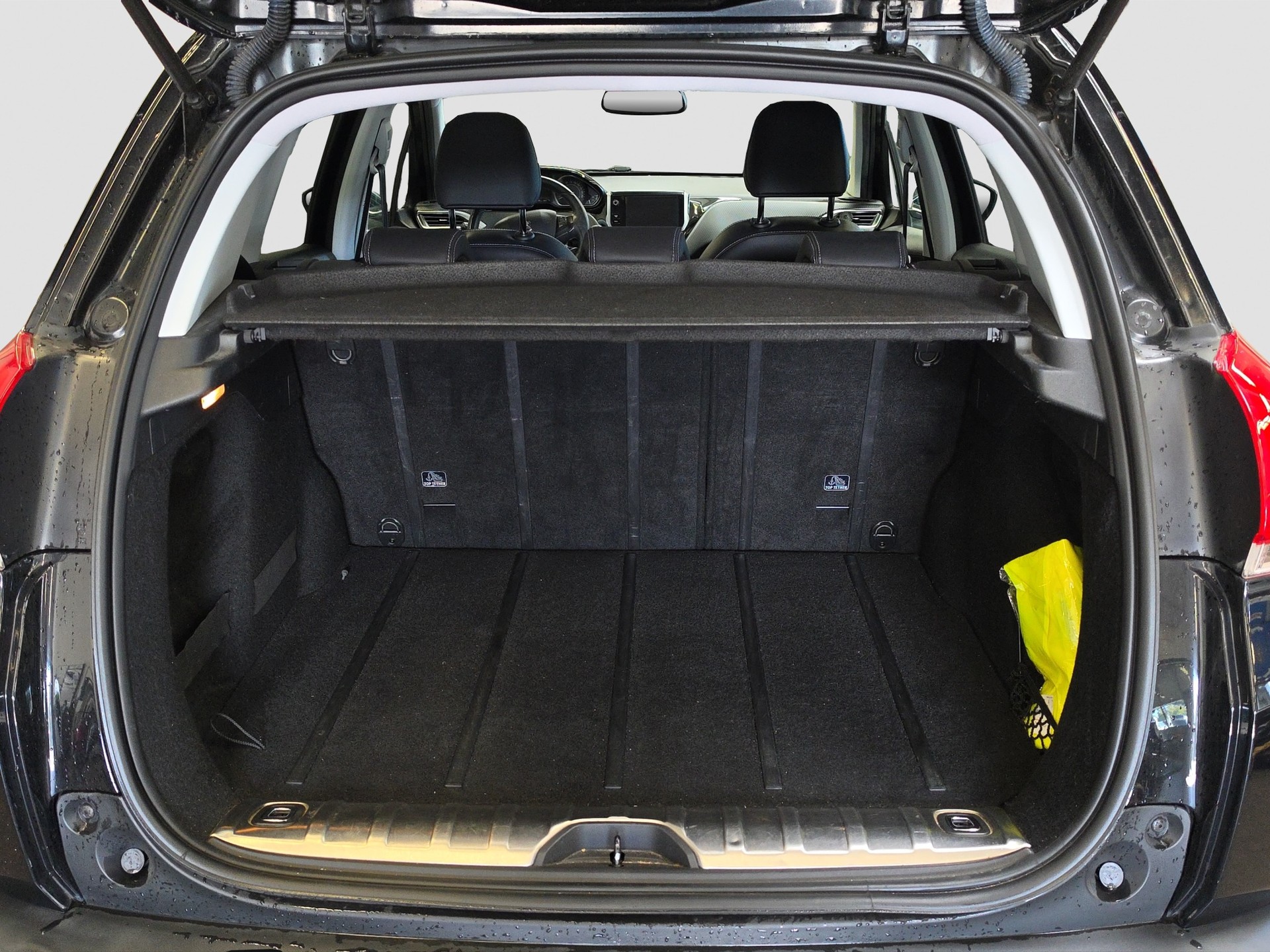 PEUGEOT 2008 1.2 VTI Allure-image-15