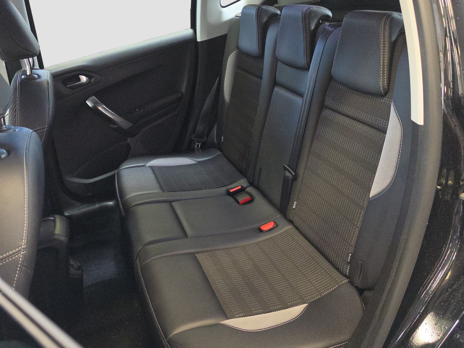 PEUGEOT 2008 1.2 VTI Allure-image-14