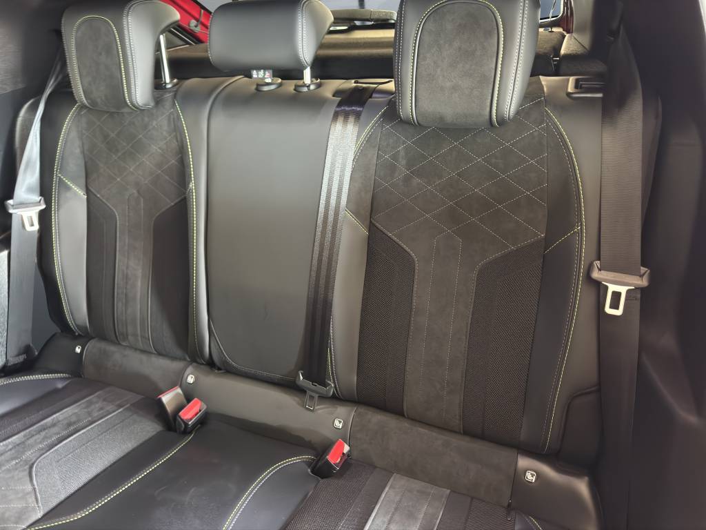 PEUGEOT 208 1.2 PureTech GT Pack EAT8-image-8
