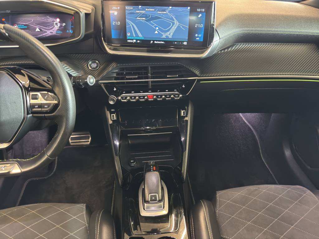 PEUGEOT 208 1.2 PureTech GT Pack EAT8-image-6