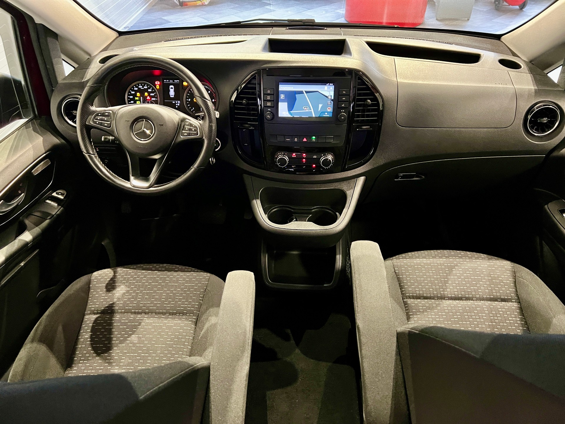 MERCEDES-BENZ Vito 116 CDI Lang Select Tourer 4Matic 9G-Tronic-image-15