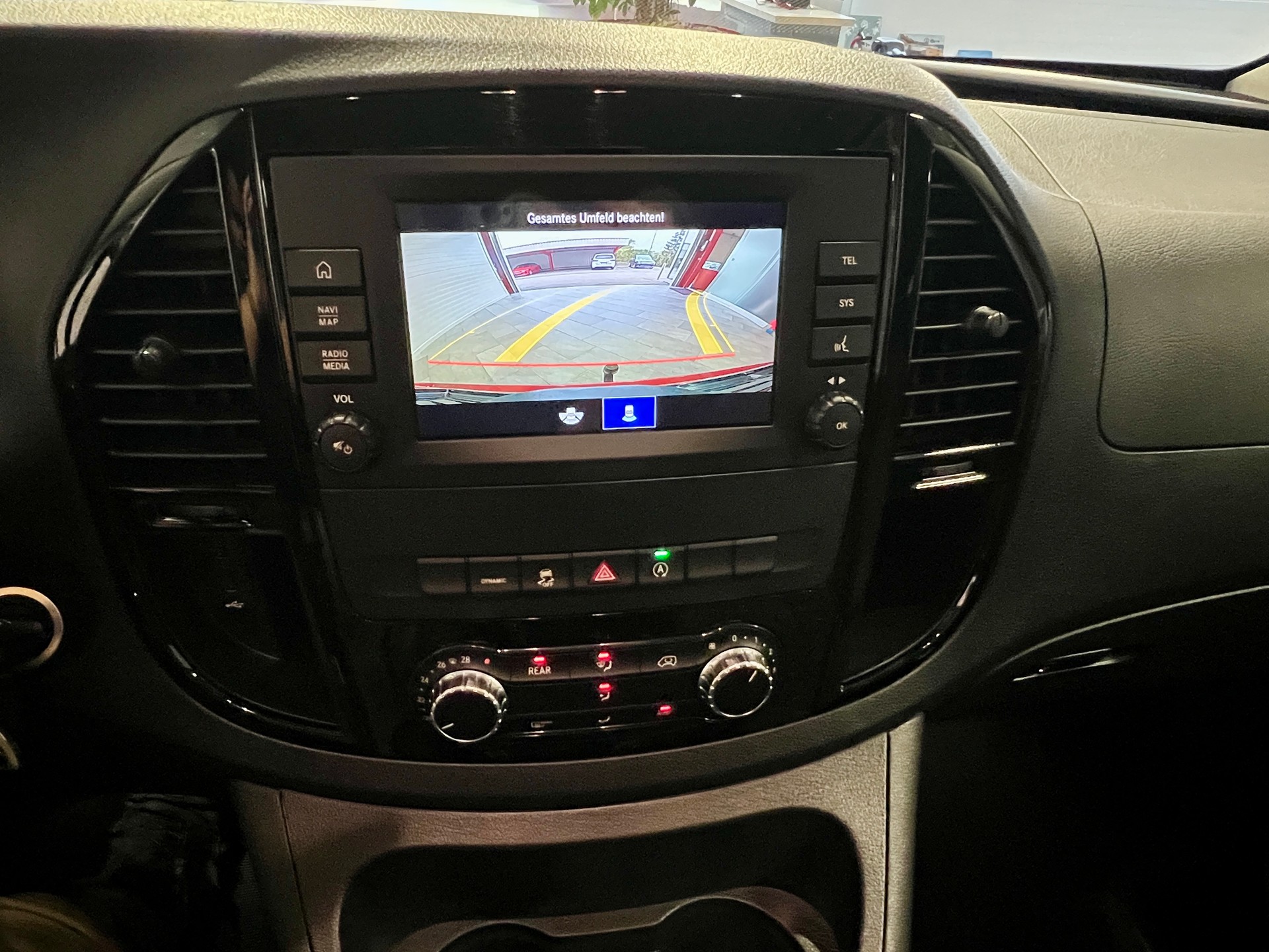 MERCEDES-BENZ Vito 116 CDI Lang Select Tourer 4Matic 9G-Tronic-image-23