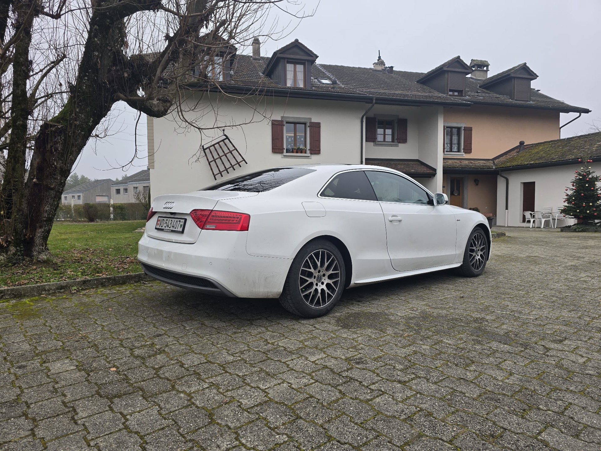 AUDI 2.0 TFSI quattro S-Tronic-image-4