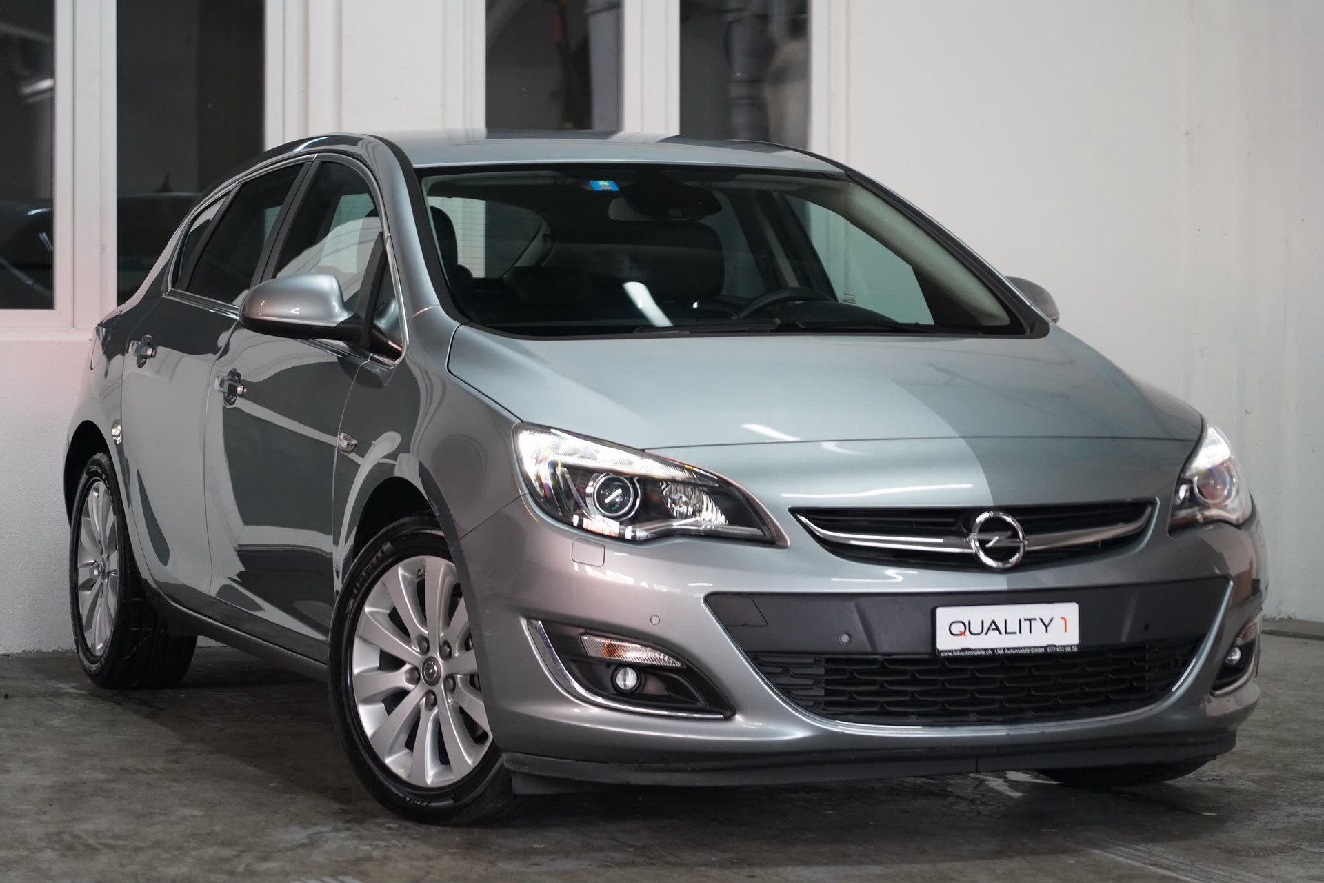 OPEL Astra 1.6i 16V Turbo Sport Automatic **Leichter Hagelschaden**-image-0
