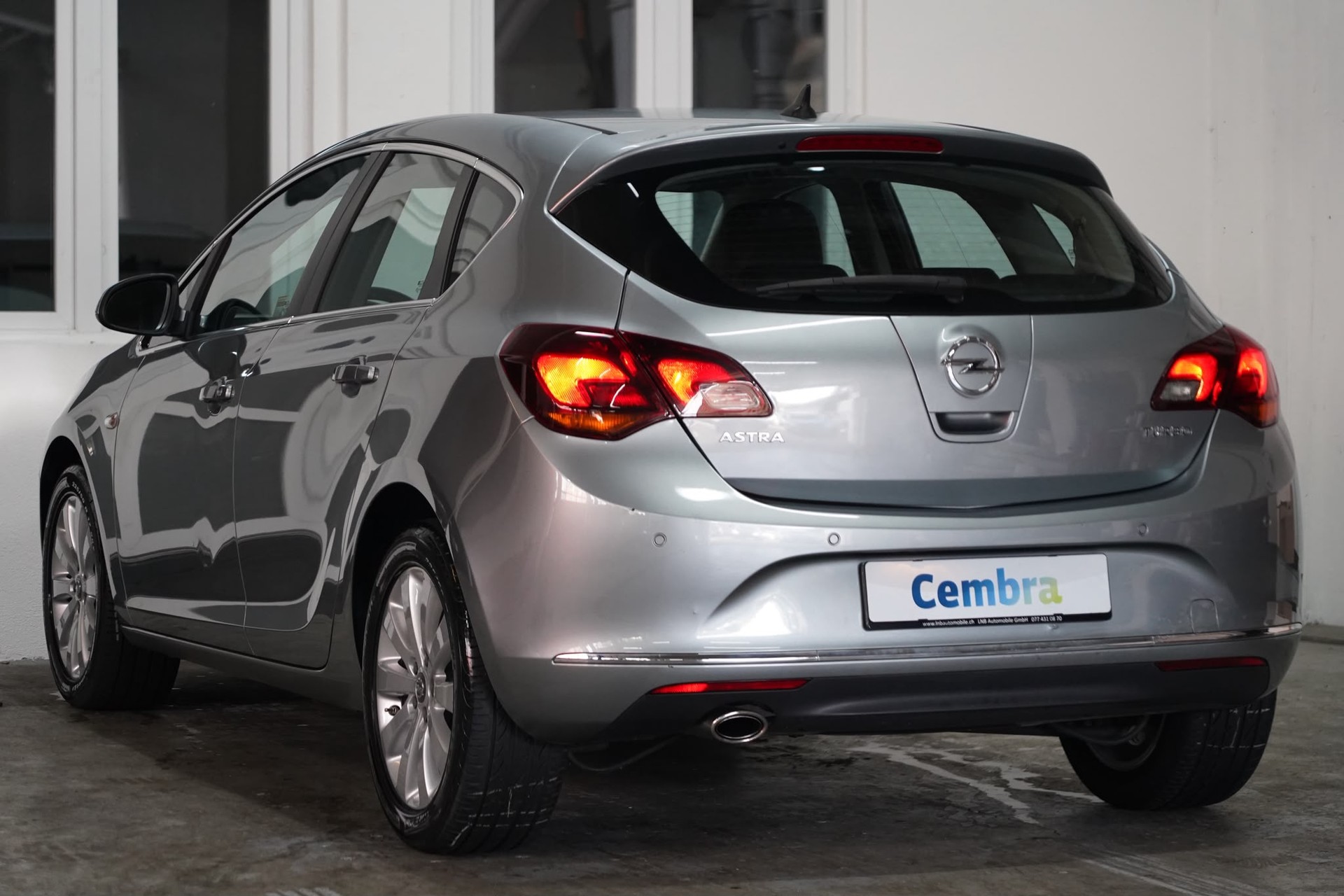 OPEL Astra 1.6i 16V Turbo Sport Automatic **Leichter Hagelschaden**-image-5