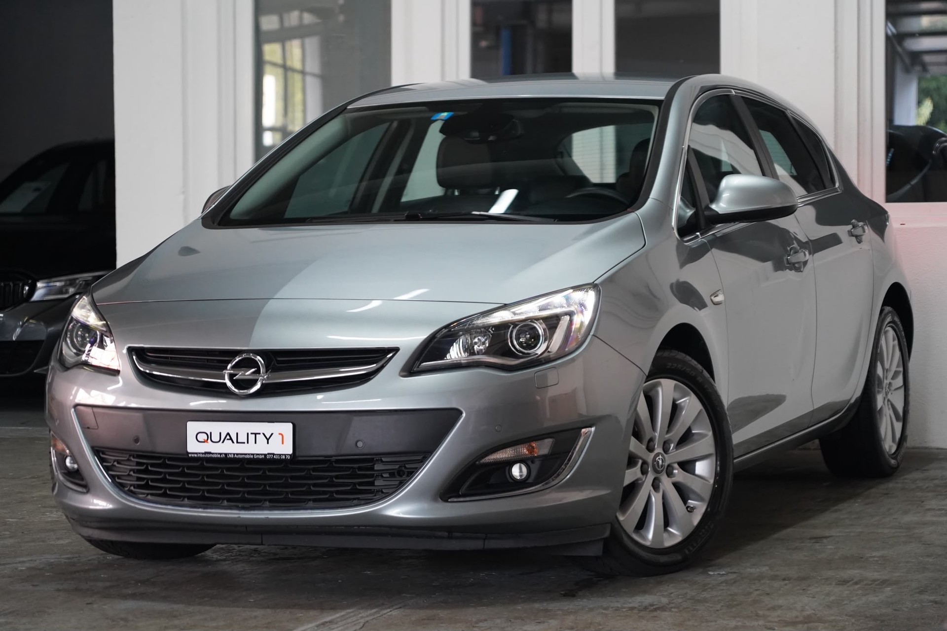 OPEL Astra 1.6i 16V Turbo Sport Automatic **Leichter Hagelschaden**-image-3