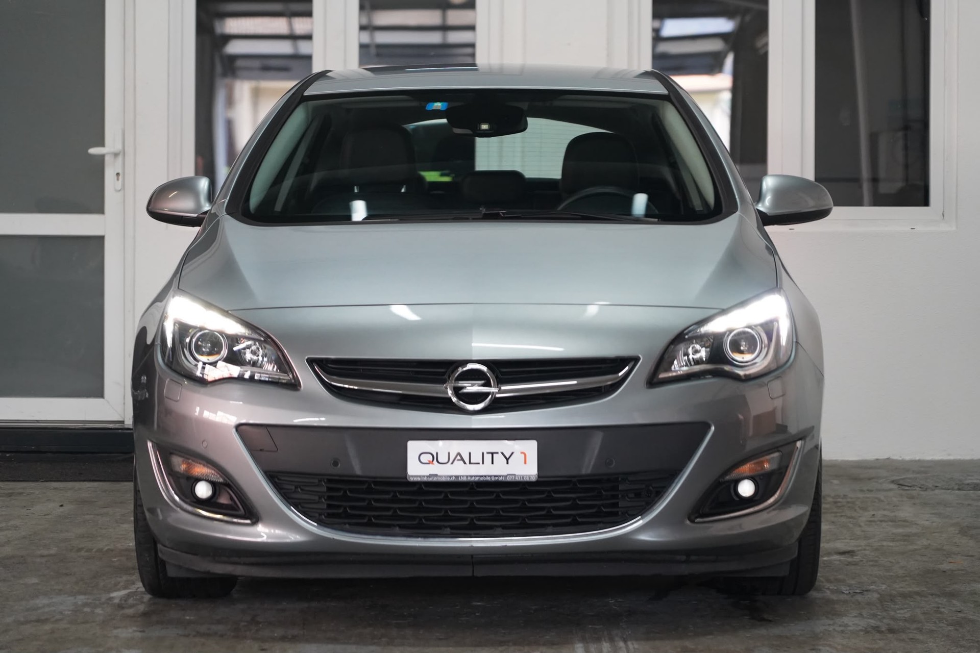 OPEL Astra 1.6i 16V Turbo Sport Automatic **Leichter Hagelschaden**-image-2