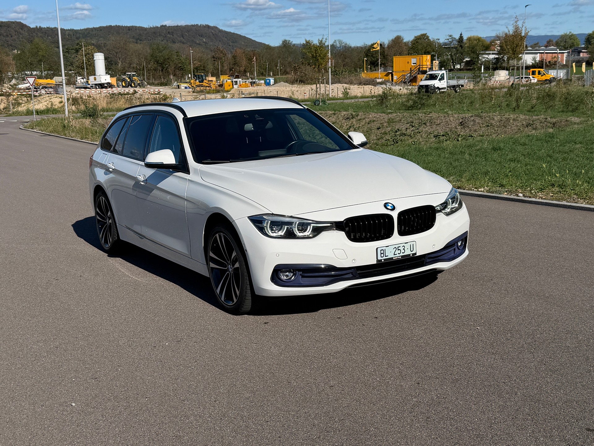 BMW 320d xDrive Touring Edition Sport Line Steptronic-image-8