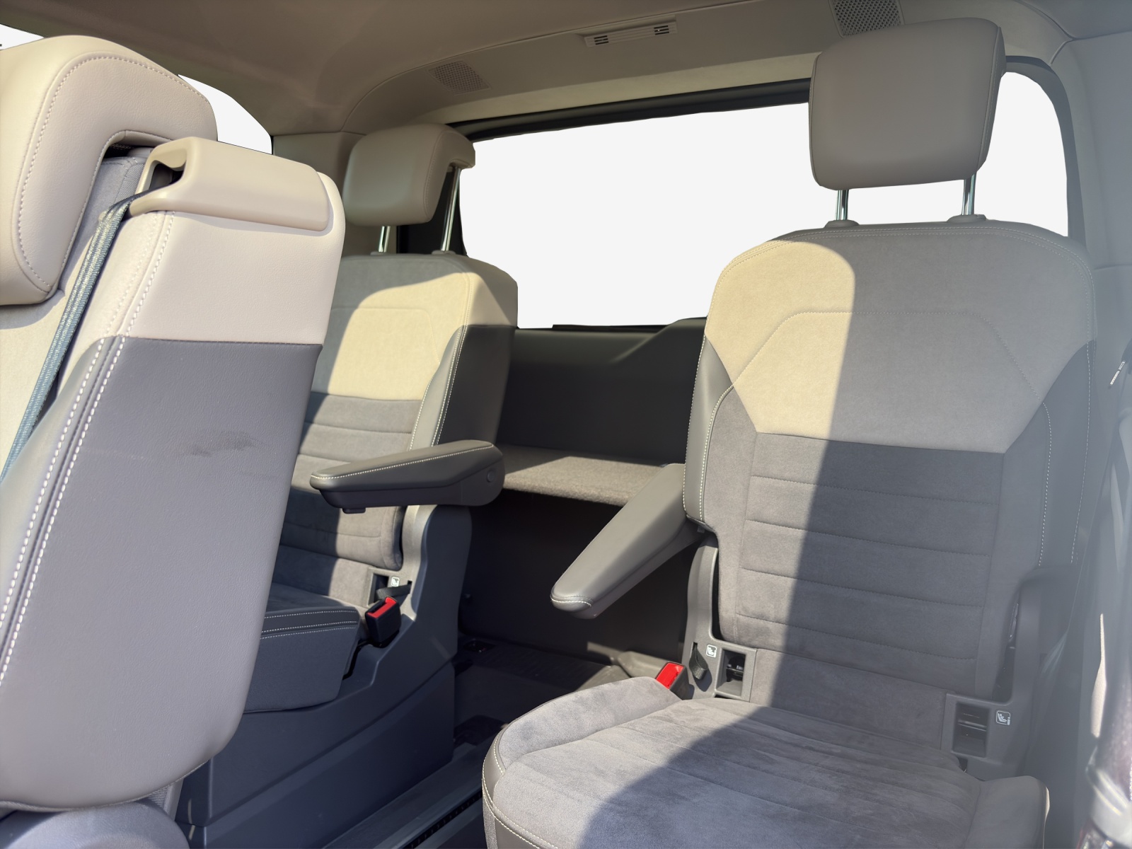 VW Multivan 2.0 TDI Style DSG-image-14