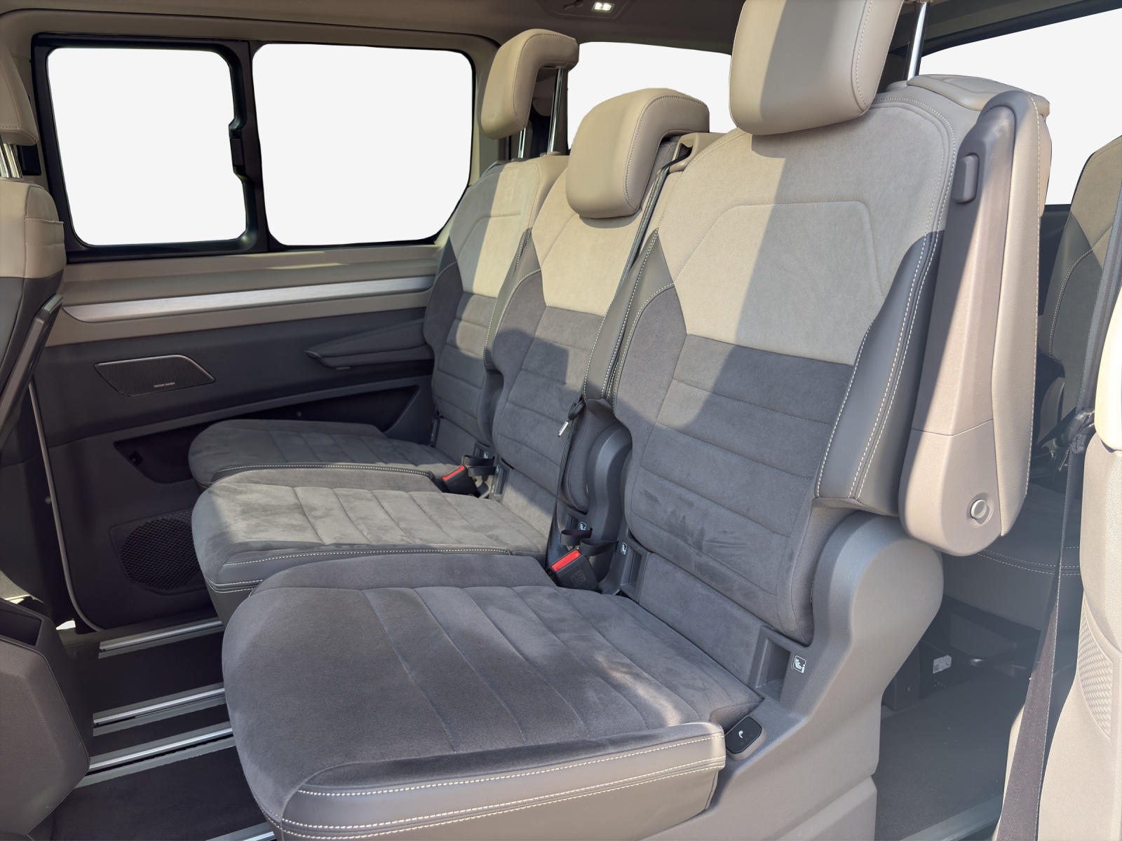 VW Multivan 2.0 TDI Style DSG-image-11