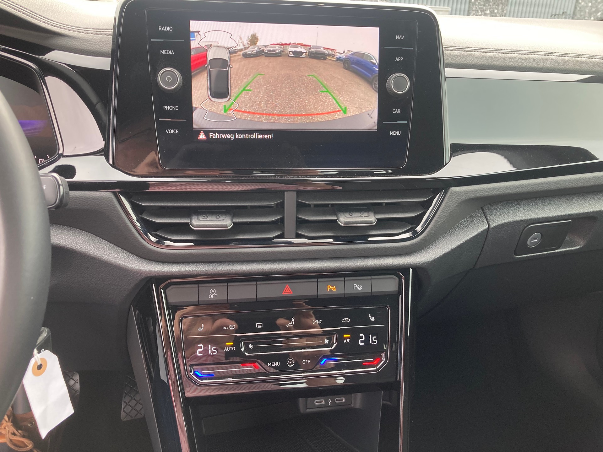 VW T-Roc Cabriolet 1.5 TSI EVO Black Style DSG-image-10
