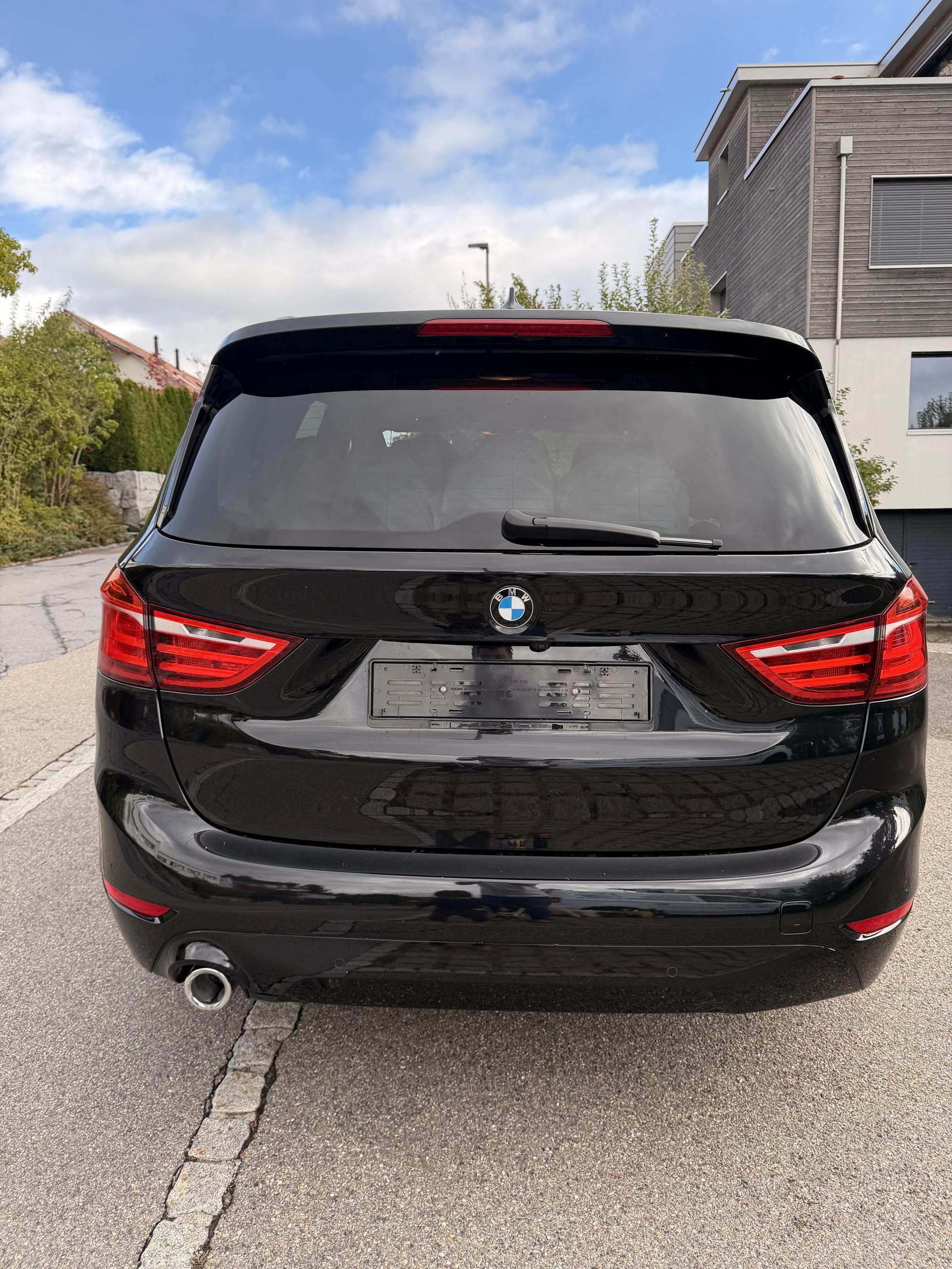 BMW 216d-image-2