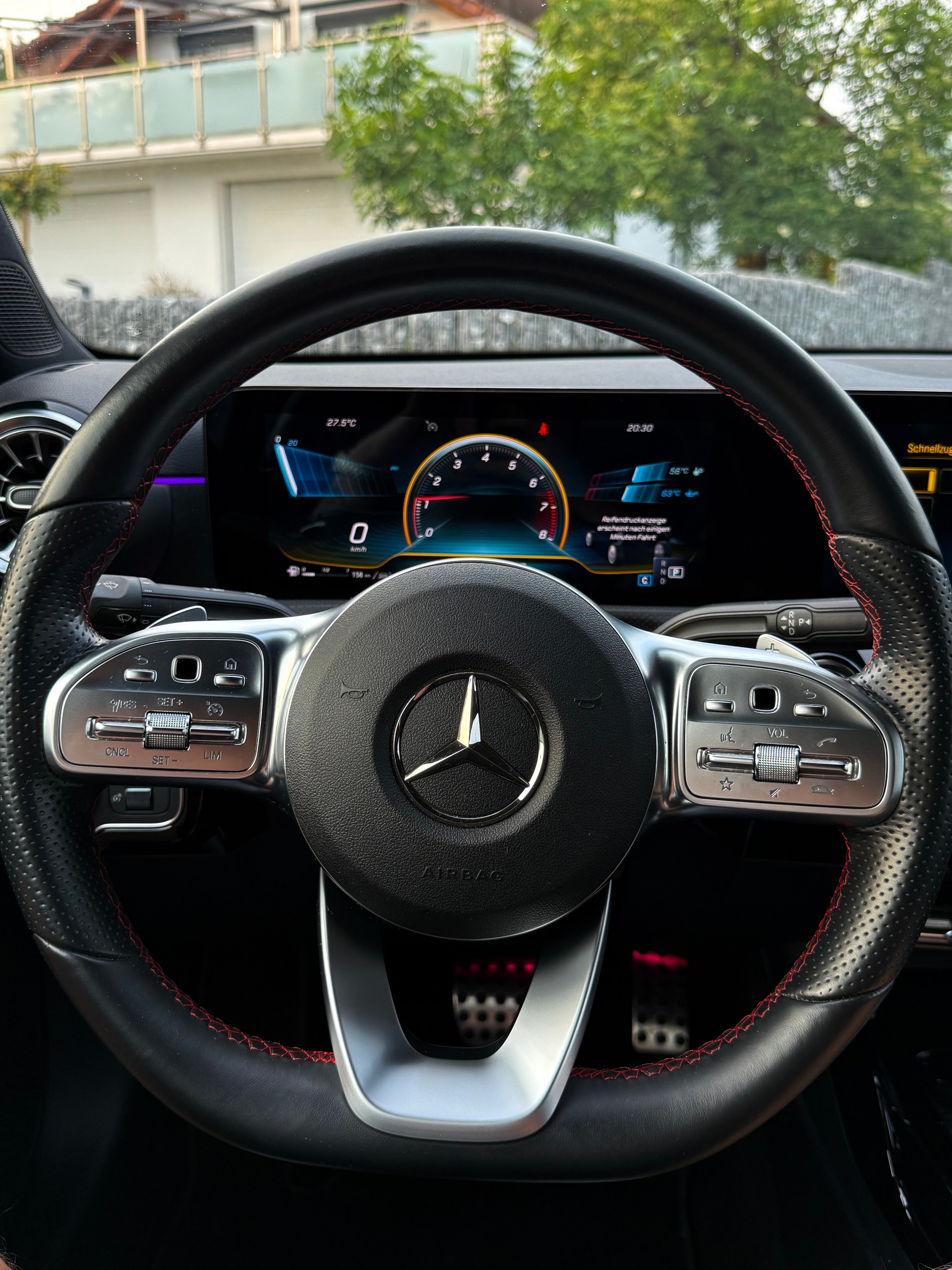 MERCEDES-BENZ A 35 AMG 4matic-image-3