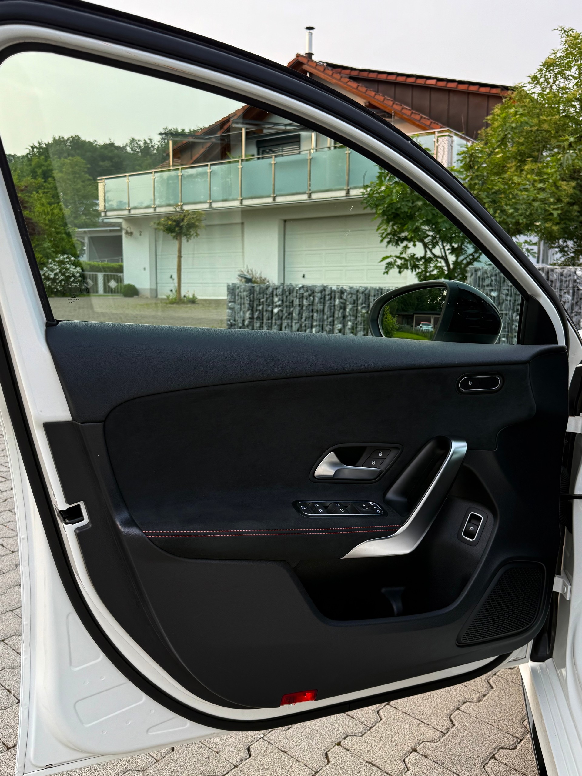 MERCEDES-BENZ A 35 AMG 4matic-image-18