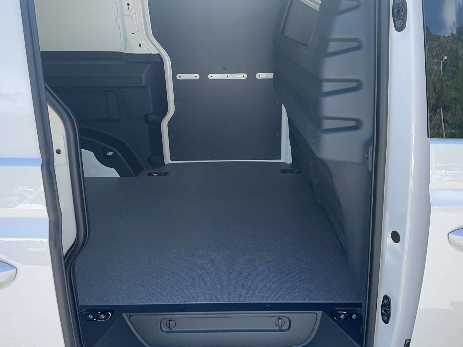VW ID. Buzz Cargo-image-7