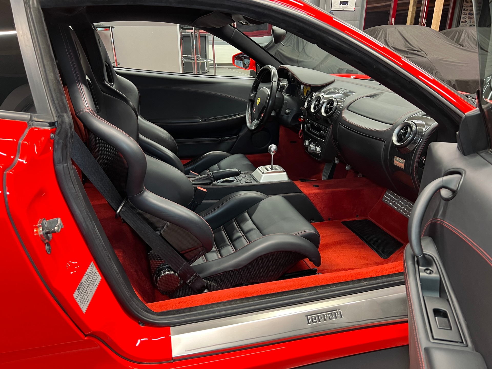 FERRARI F430 „Rosso Scuderia“ Manual / Handschalter-image-11