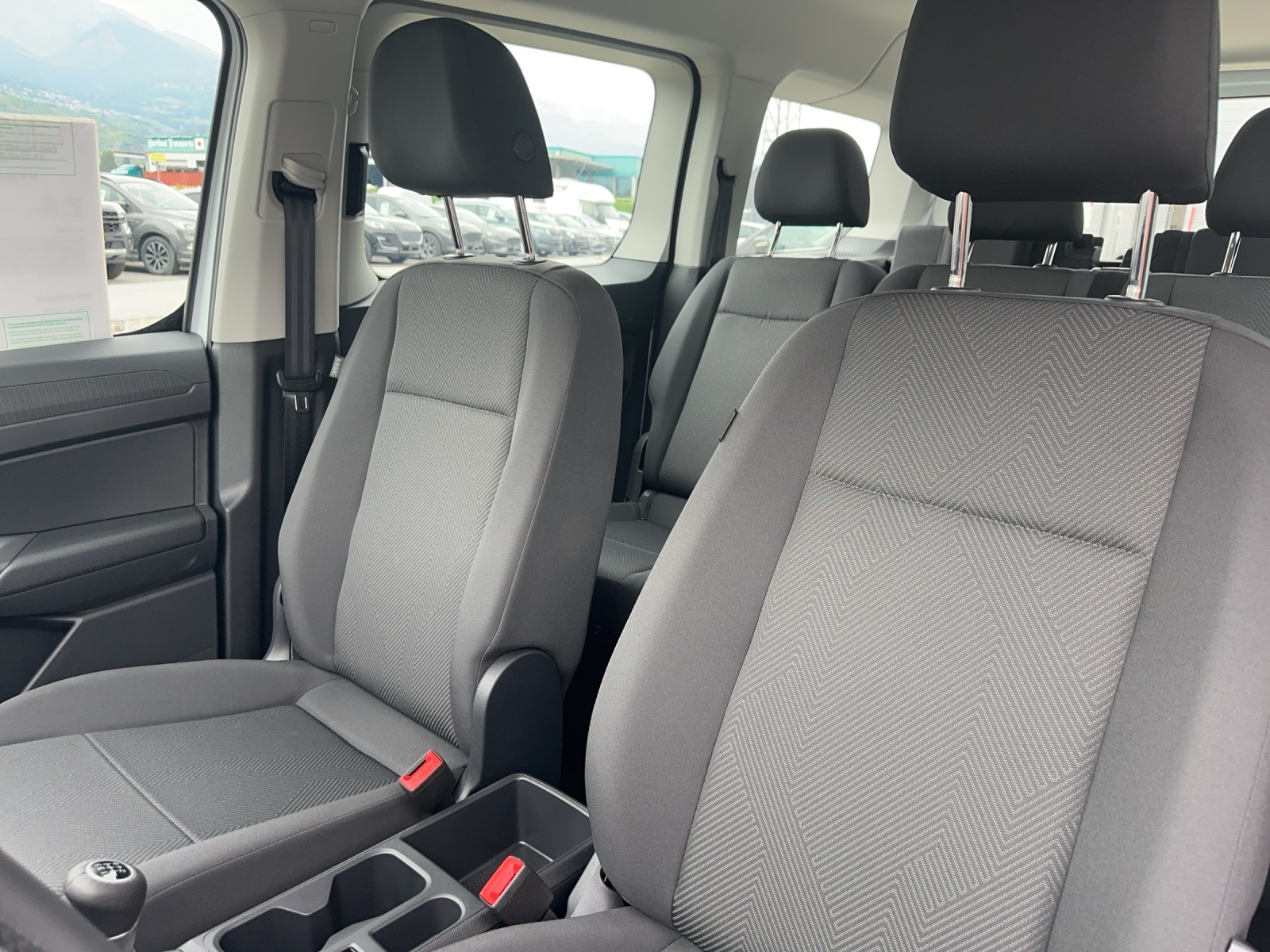 FORD Grand Tourneo Connect Combi 2.0 EcoBlue Trend-image-5