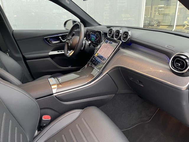MERCEDES-BENZ GLC 220 d 4Matic 9G-Tronic-image-4