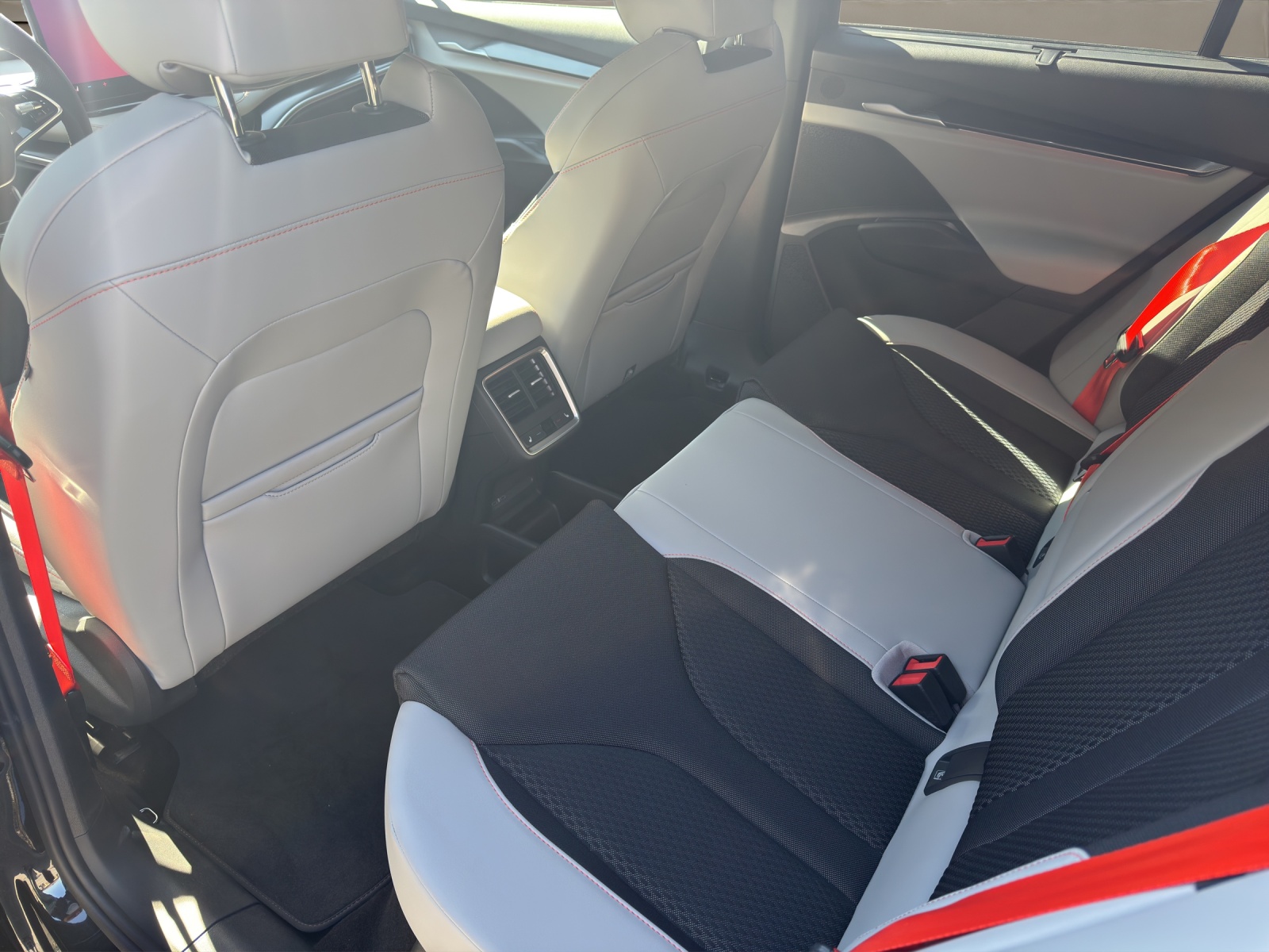 SKODA Elroq 85-image-7