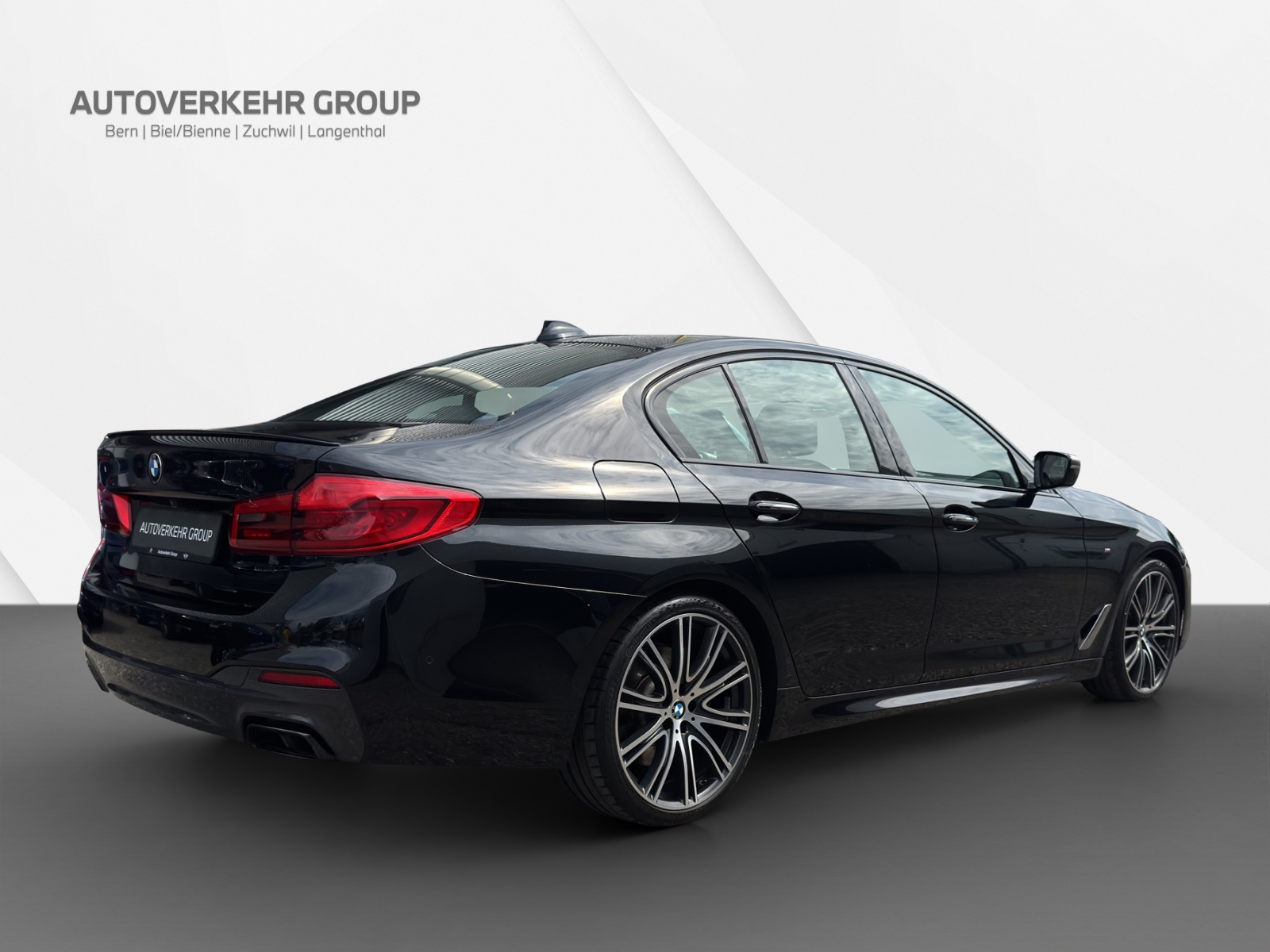 BMW M550i xDrive-image-4
