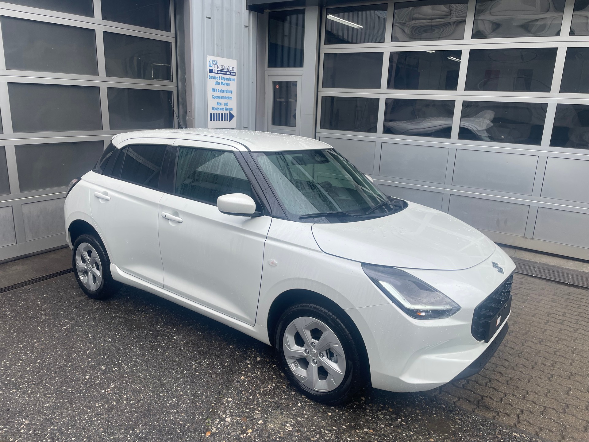 SUZUKI 1.2 Compact Top Hybrid 4X4-image-5