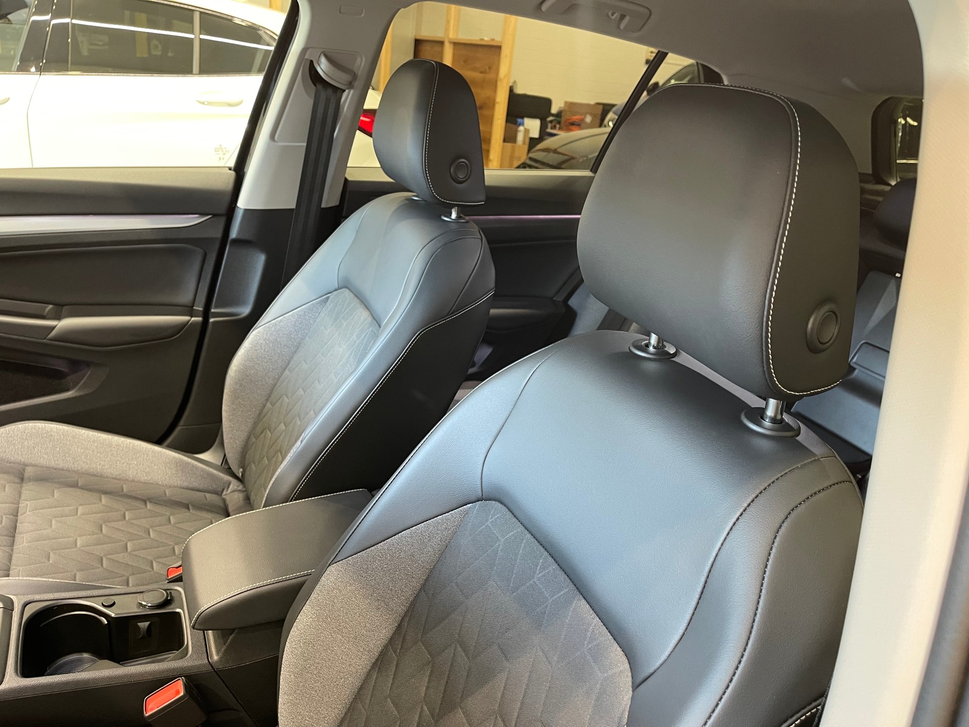 VW Golf 2.0 TDI Goal DSG *FACELIFT*-image-9