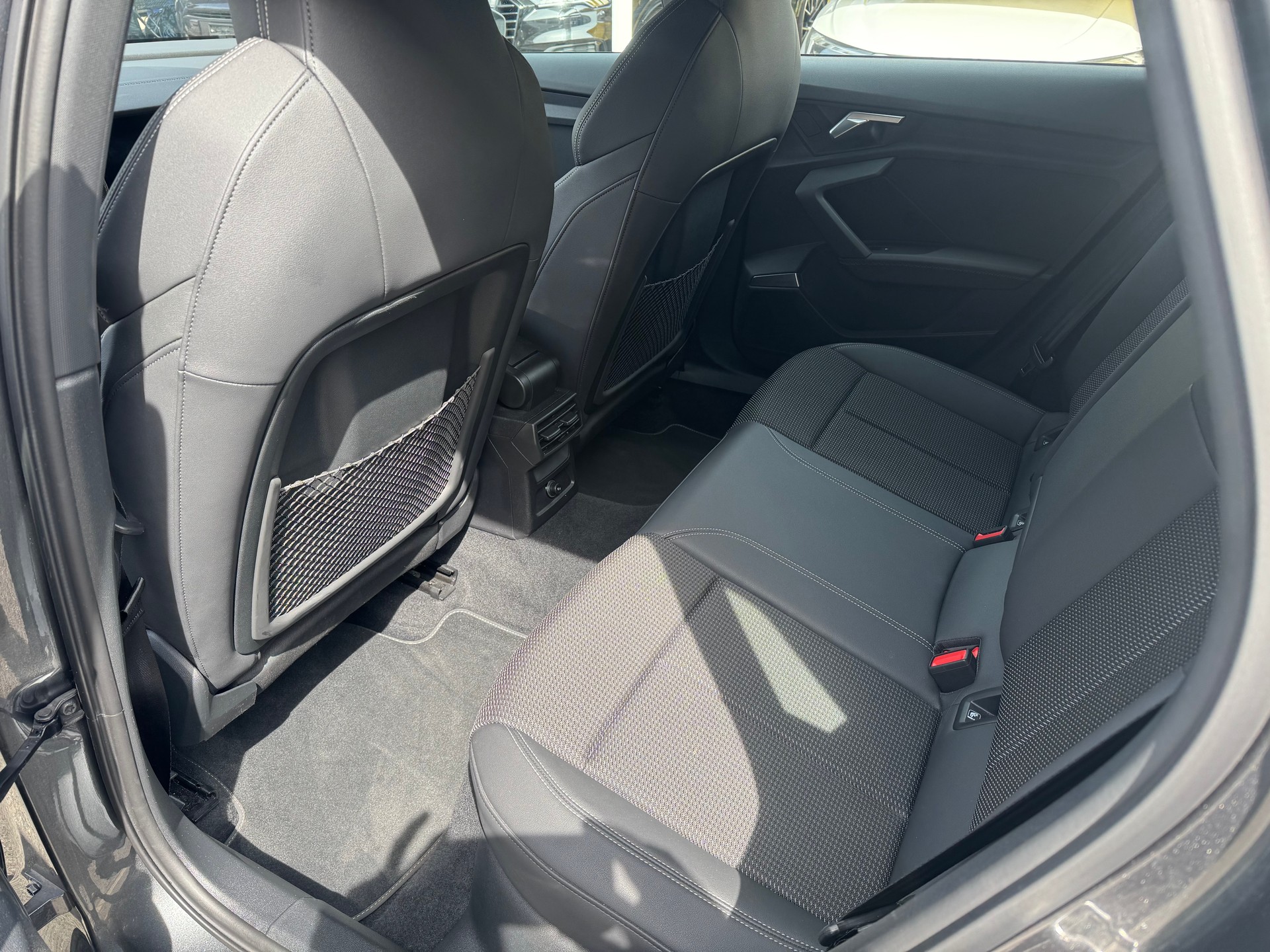 AUDI A3 Sportback 35 TFSI S line Attraction S-tronic-image-10