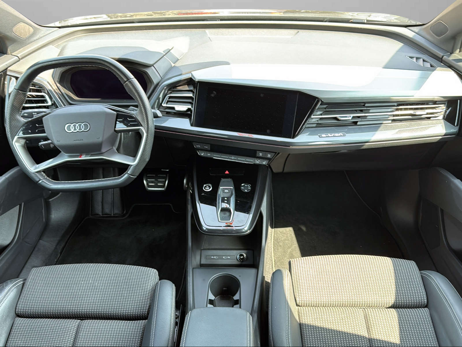 AUDI Q4 e-tron 40-image-9