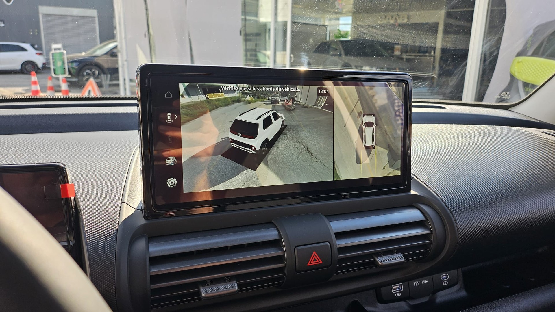 HYUNDAI Inster 49kWh Amplia-image-7