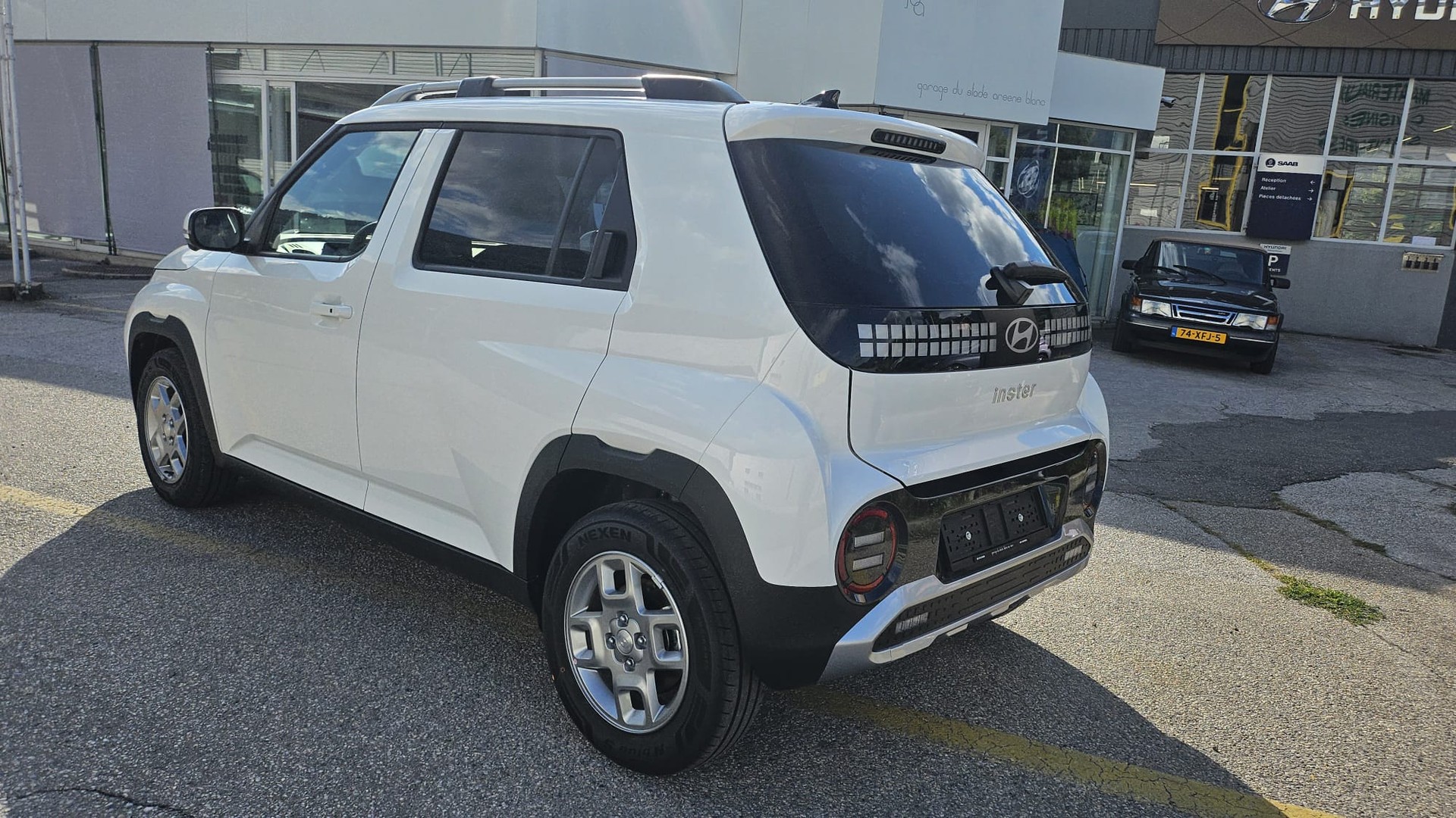 HYUNDAI Inster 49kWh Amplia-image-1