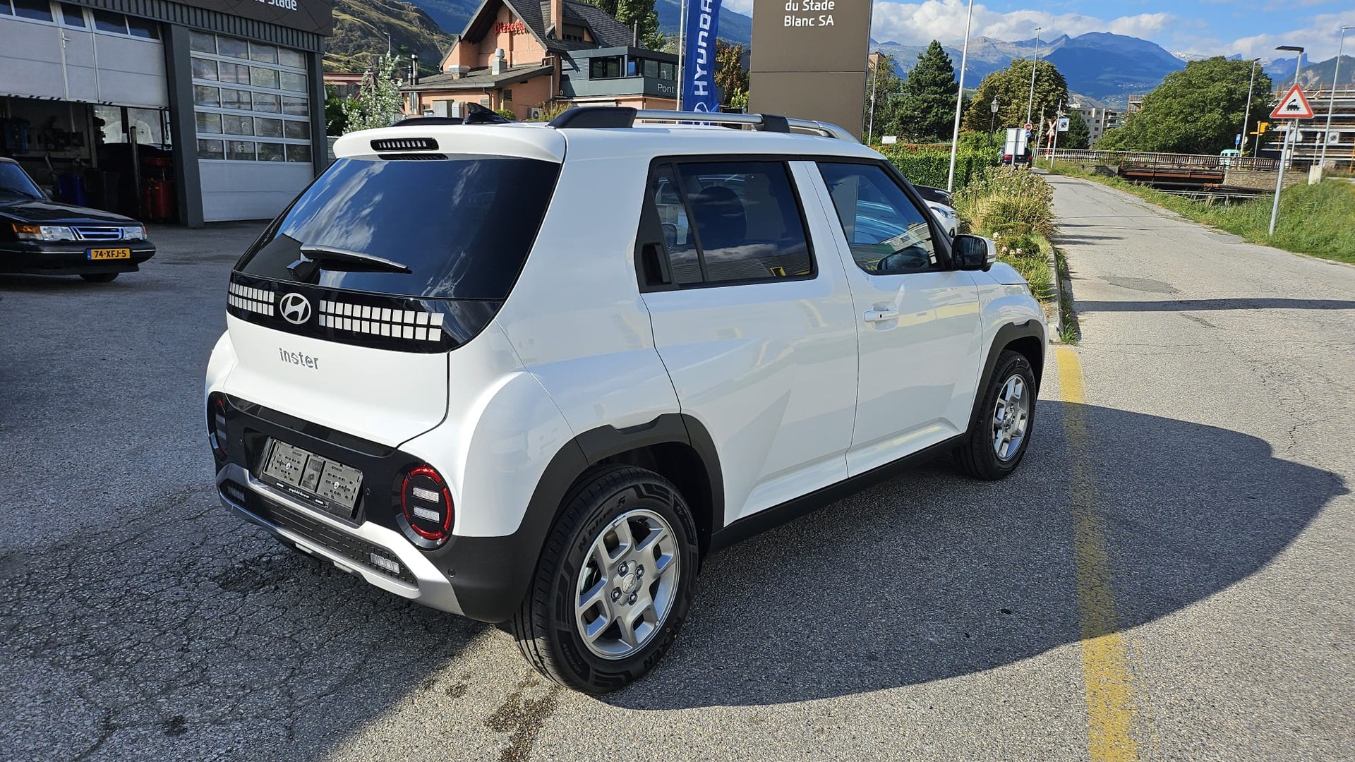 HYUNDAI Inster 49kWh Amplia-image-2