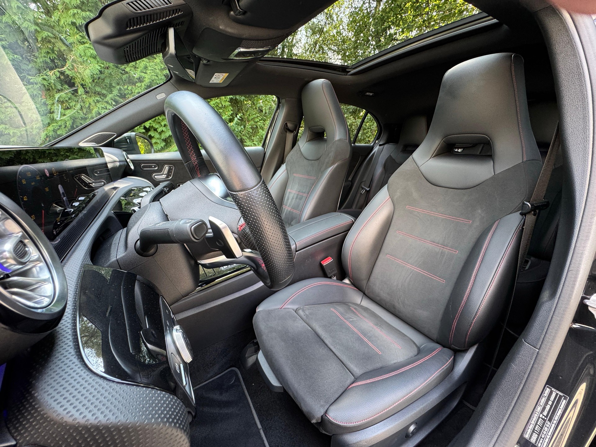 MERCEDES-BENZ A 250 4Matic AMG Line 4Matic 7G-DCT-image-11