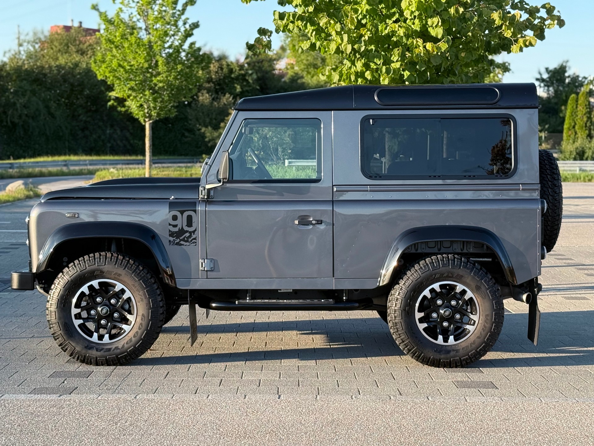 LAND ROVER DEFENDER 90 2.2 TD4 • ADVENTURE EDITION • 67YRS • STATION WAGON-image-6