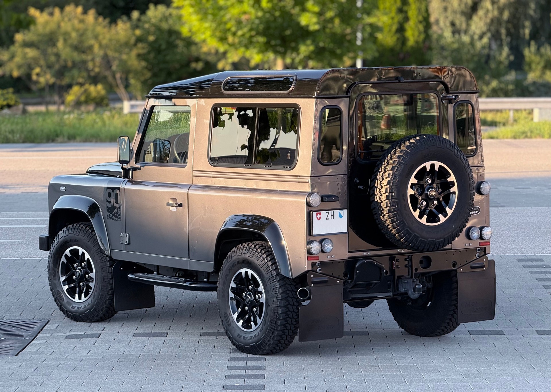 LAND ROVER DEFENDER 90 2.2 TD4 • ADVENTURE EDITION • 67YRS • STATION WAGON-image-5