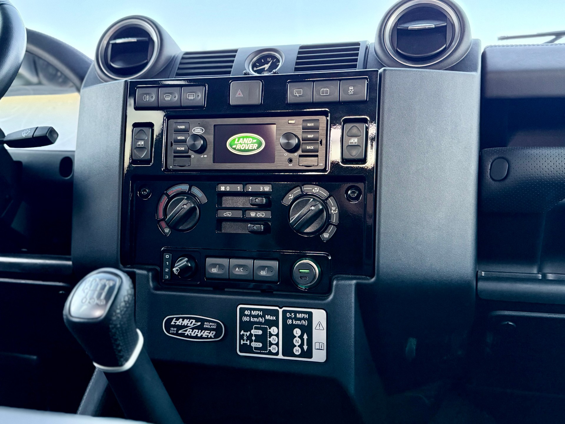 LAND ROVER DEFENDER 90 2.2 TD4 • ADVENTURE EDITION • 67YRS • STATION WAGON-image-13